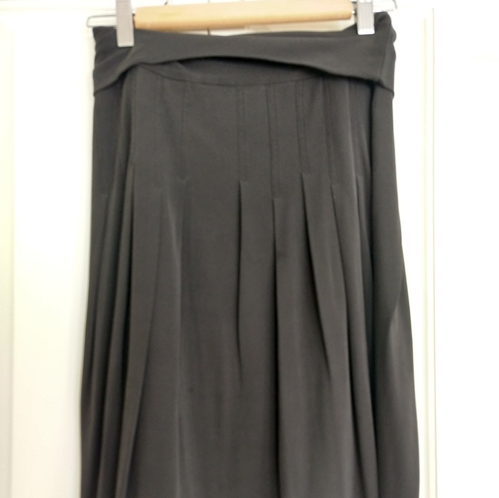BCBG Max Azria ash silk Jersey pleated skirt xxs